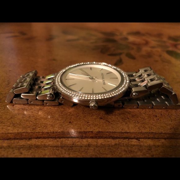 Watch - Picture 2 of 5